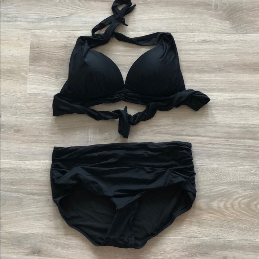 Black high-waist bikini